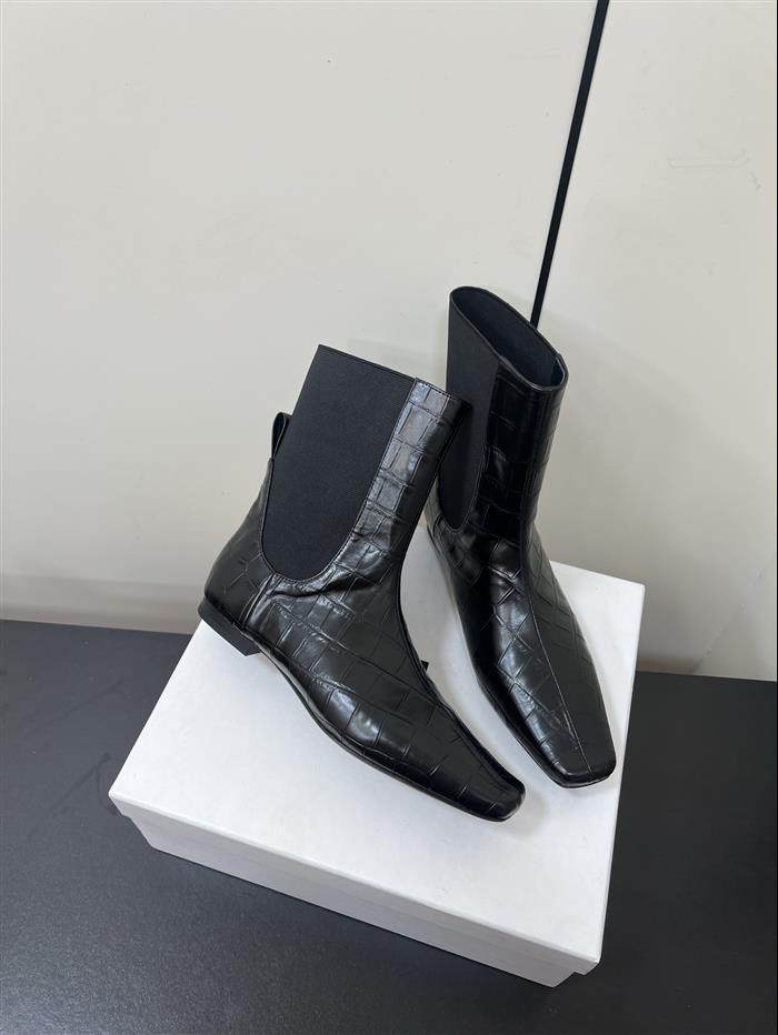 20251128174314462 370